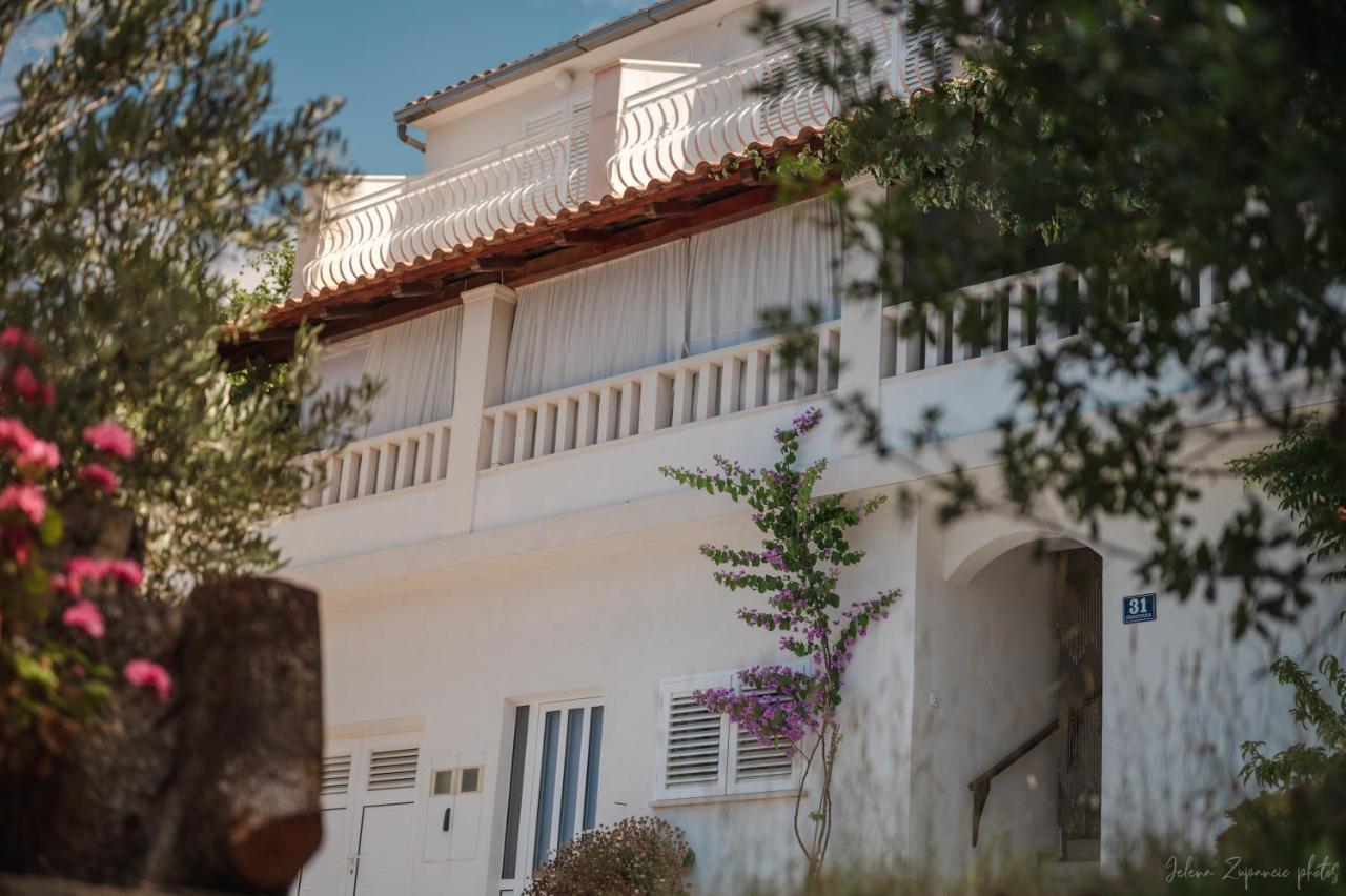 Apartments Lastovo Silic Екстер'єр фото