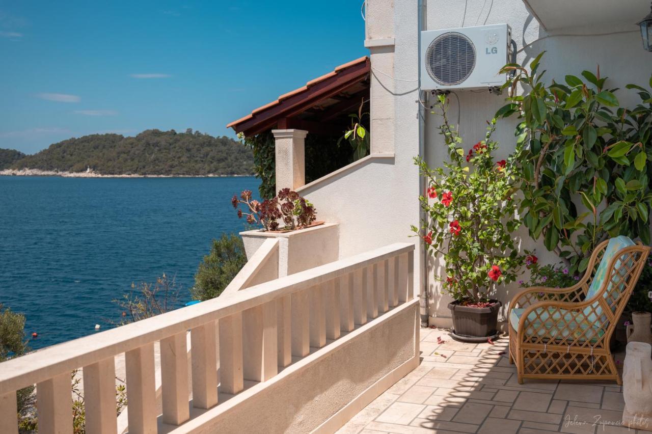 Apartments Lastovo Silic Екстер'єр фото