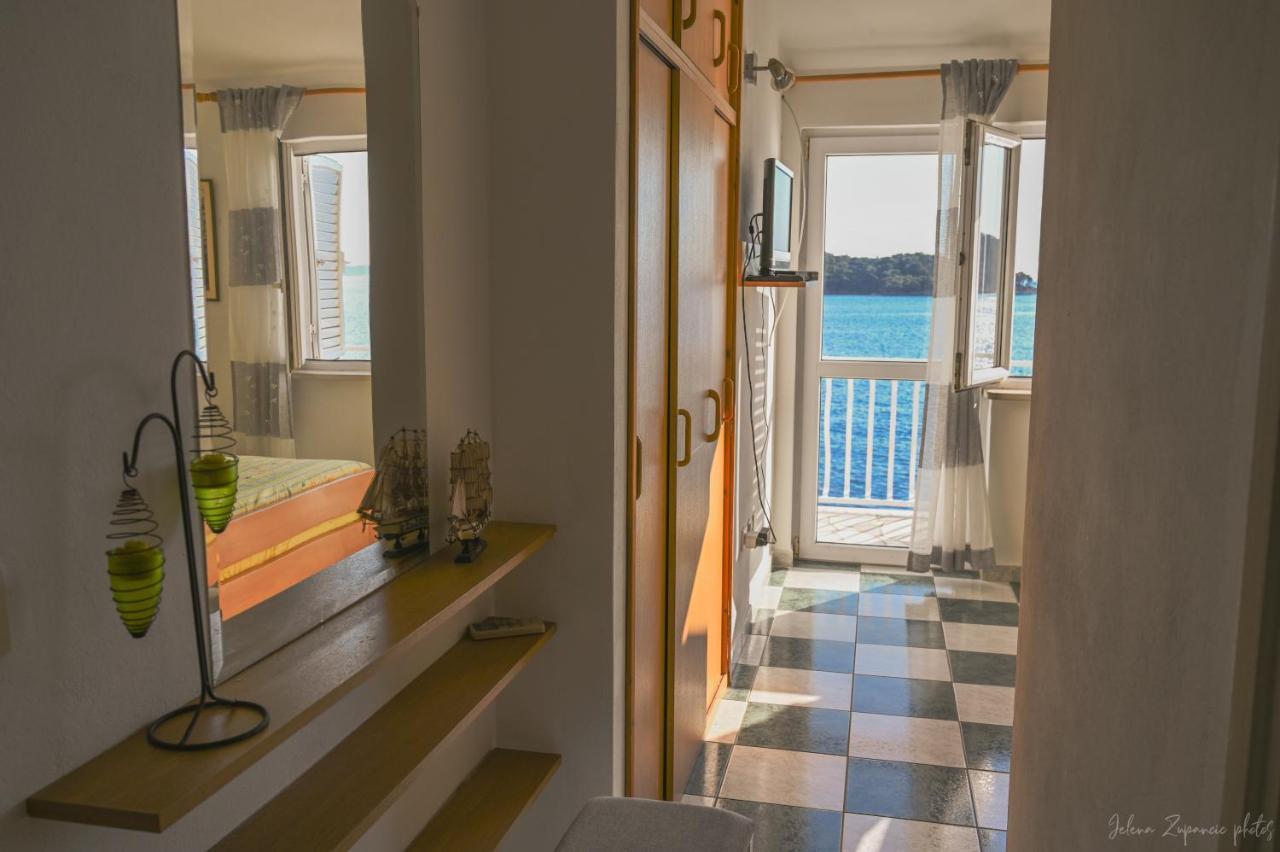 Apartments Lastovo Silic Екстер'єр фото